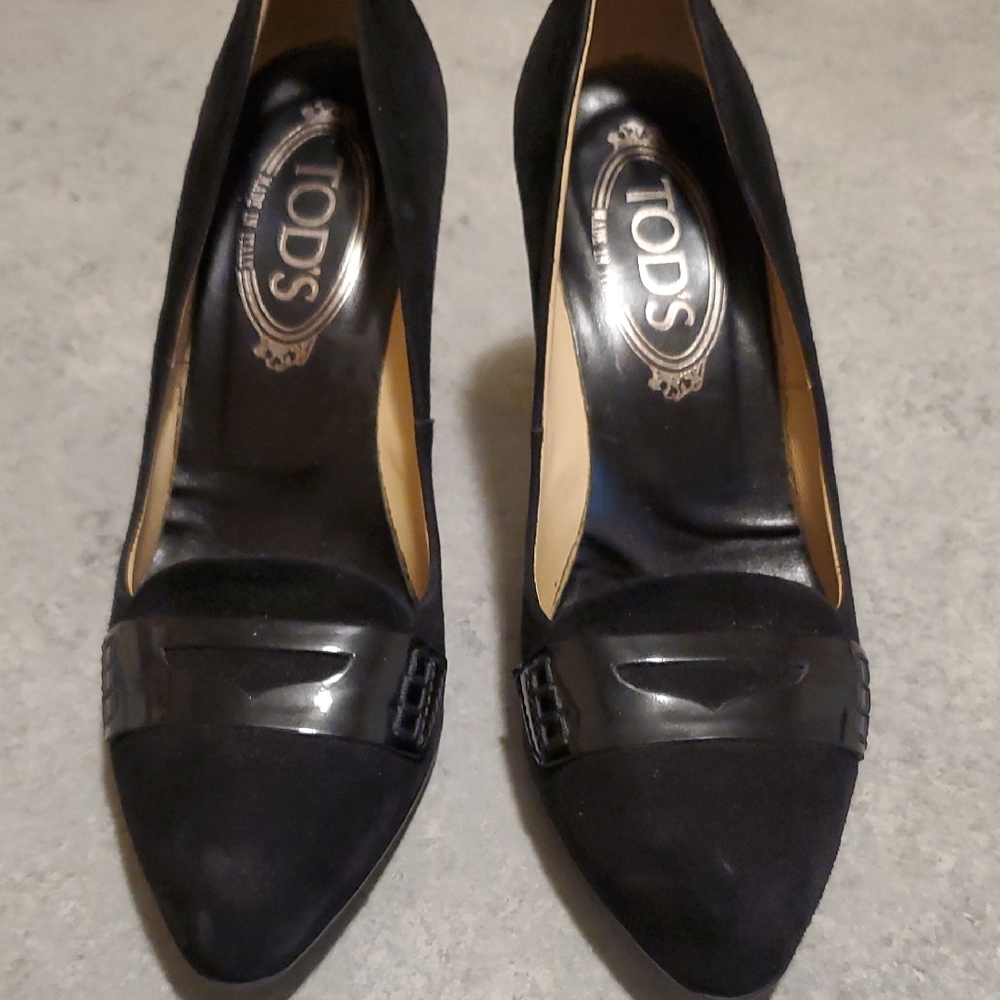 TOD'S Black Suede Pointed Block Heel Pumps with Gloss Strap